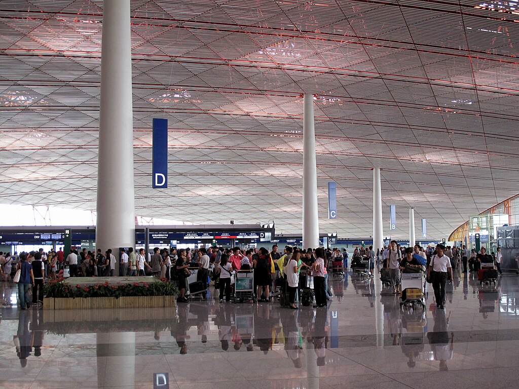 Beijing_Capital_International_Airport_Terminal_3_Interior_20090818