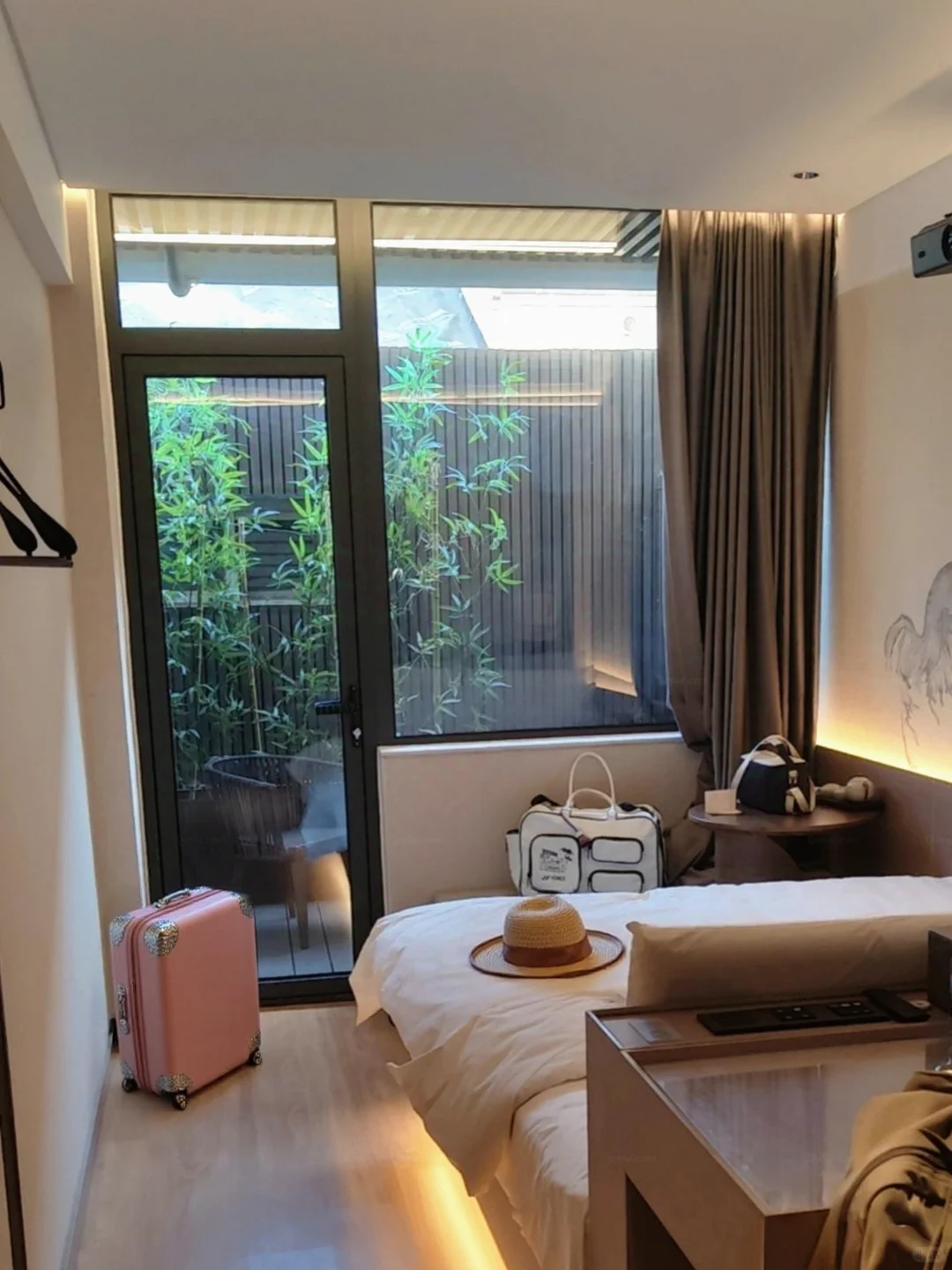 Projection chatroom in the hotel