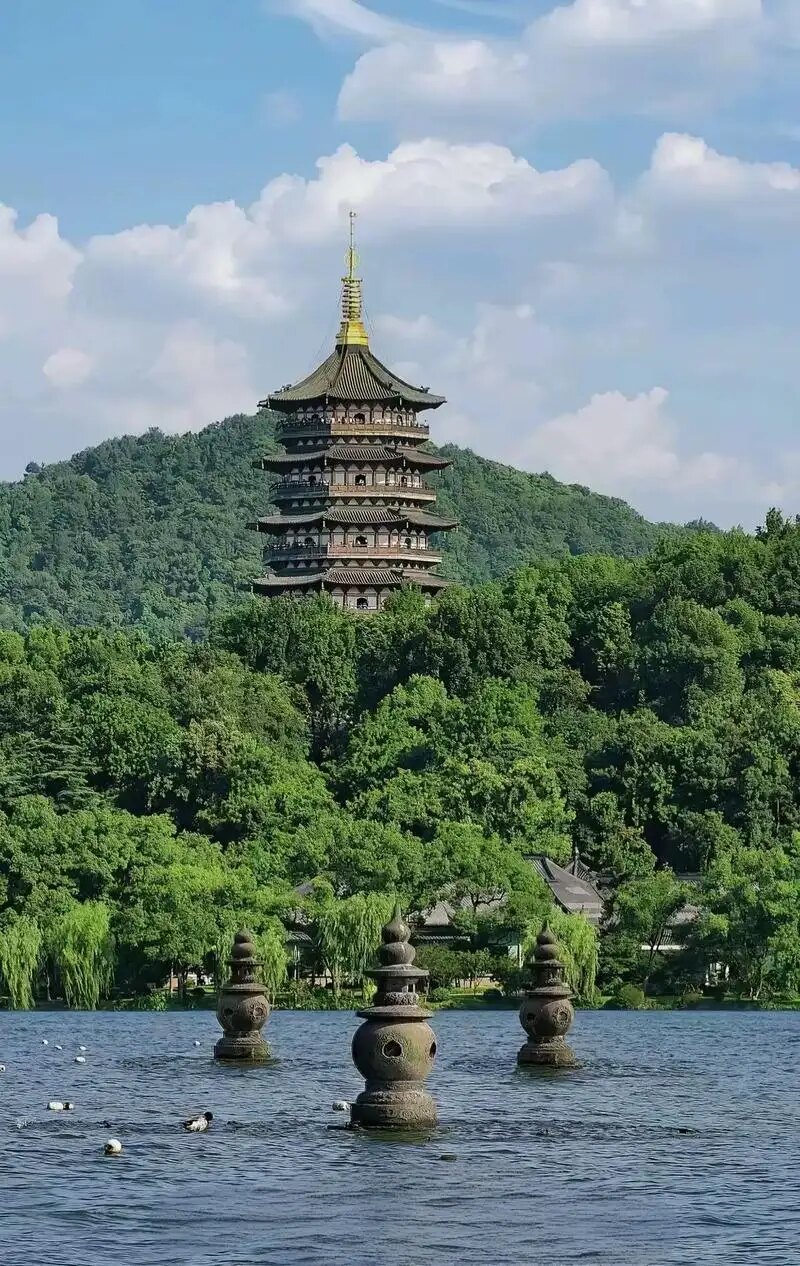 Leifeng Pagoda above West Lake in Hangzhou on a clear day