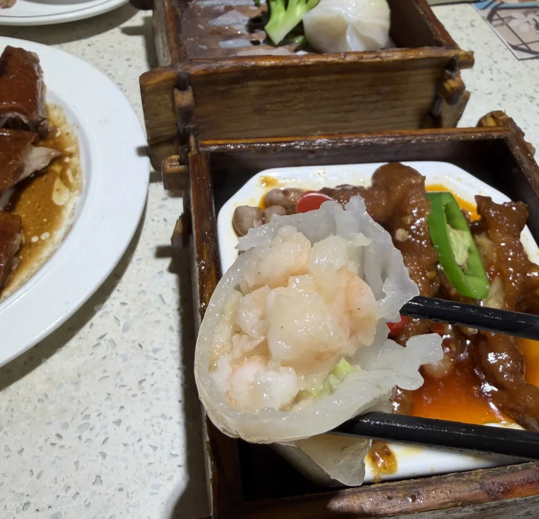 Guangzhou Morning Tea: Dim Sum, Old Teahouses, and Cantonese Opera